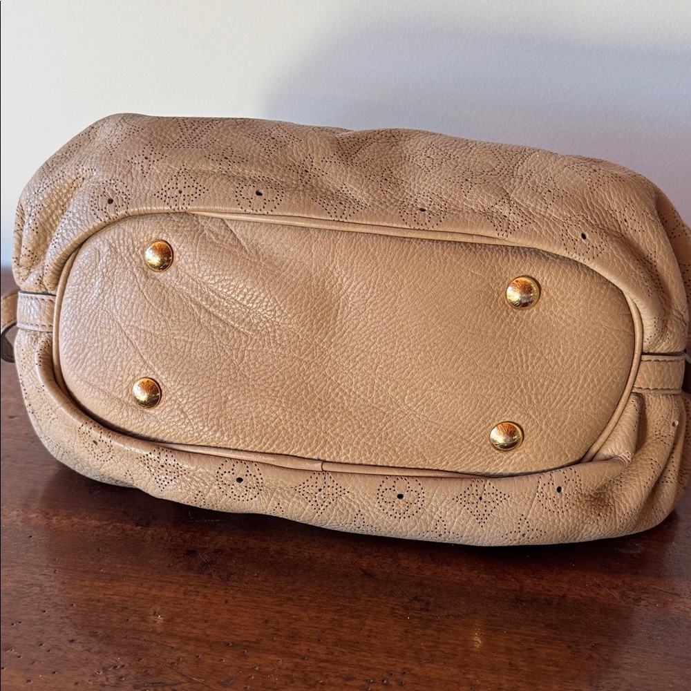 Louis‎ Vuitton Monogram Mahina XS Shoulder bag - Picture 6 of 12